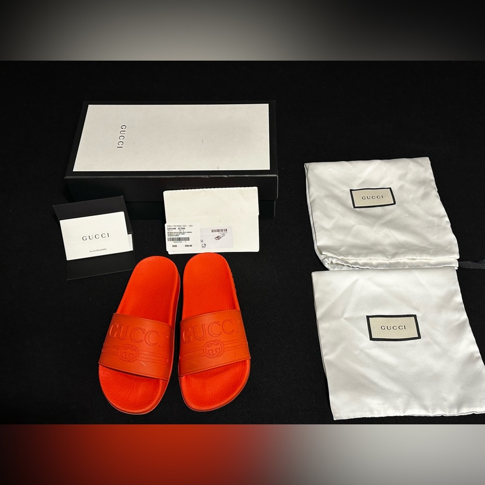 - Minor scuff marks pictured
- Comes with dust bags, box, & care cards